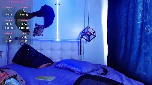 Snapshot of goth_minerva chatting on 09/15/25, 01:44 goth minerva online show from 09/15/25, 01:44