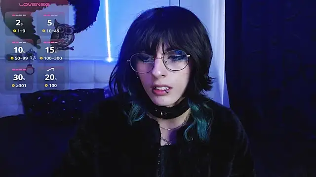 Snapshot of goth_minerva chatting on 09/17/25, 01:46 goth minerva online show from 09/17/25, 01:46