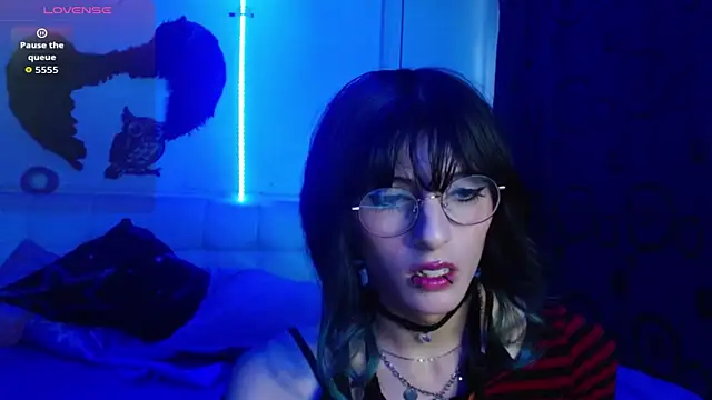 Snapshot of goth_minerva chatting on 09/23/25, 01:47 goth minerva online show from 09/23/25, 01:47