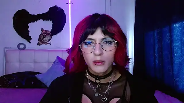 Snapshot of goth_minerva chatting on 10/05/25, 01:31 goth minerva online show from 10/05/25, 01:31