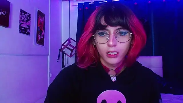 Snapshot of goth_minerva chatting on 11/04/25, 01:21 goth minerva online show from 11/04/25, 01:21