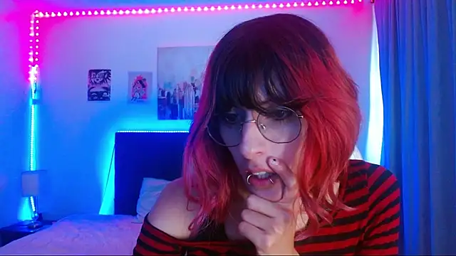 Snapshot of goth_minerva chatting on 11/22/25, 01:32 goth minerva online show from 11/22/25, 01:32