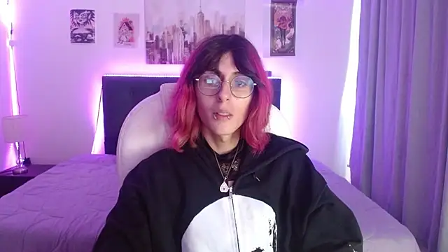 goth minerva online show from 12/17/25, 01:17