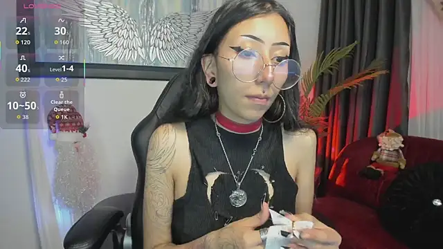 Snapshot of Laila_Angels chatting on 12/14/25, 11:48 Laila Angels online show from 12/14/25, 11:48