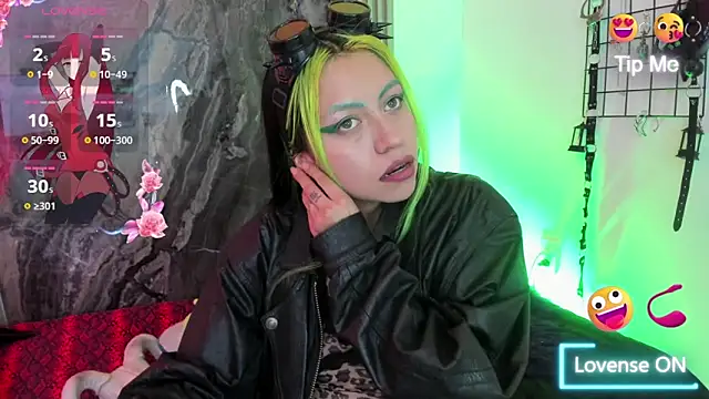 Snapshot of midory_ chatting on 10/23/25, 03:28 midory  online show from 10/23/25, 03:28