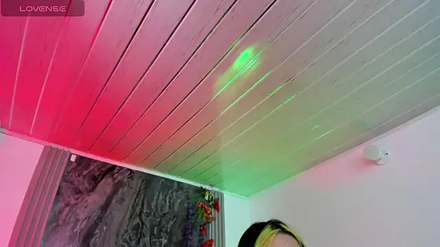 Snapshot of midory_ chatting on 10/24/25, 03:47 midory  online show from 10/24/25, 03:47