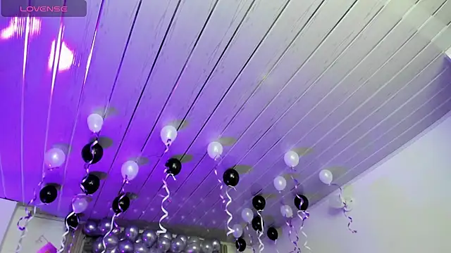 Snapshot of midory_ chatting on 10/26/25, 03:56 midory  online show from 10/26/25, 03:56