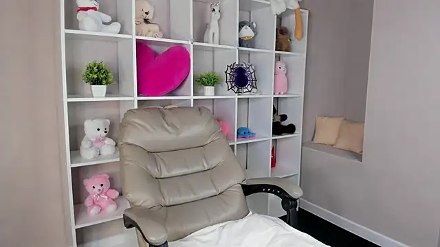 Snapshot of Joann_Shermann chatting on 11/08/25, 01:17 Joann Shermann online show from 11/08/25, 01:17