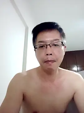 Snapshot of akumasian chatting on 05/20/26, 11:44 akumasian online show from 05/20/26, 11:44