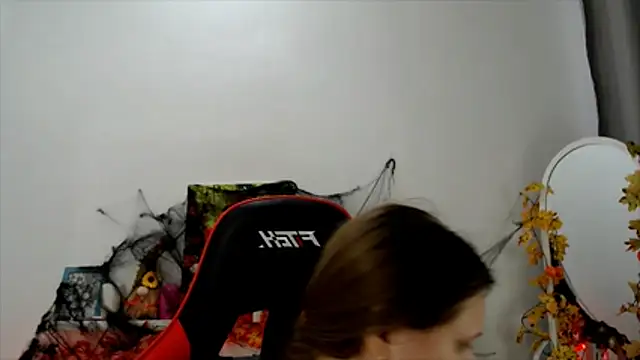 Snapshot of Lucky_Lana chatting on 10/29/25, 02:25 Lucky Lana online show from 10/29/25, 02:25