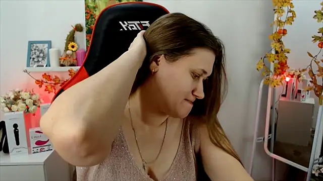 Snapshot of Lucky_Lana chatting on 11/09/25, 02:10 Lucky Lana online show from 11/09/25, 02:10