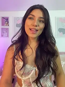 Snapshot of ariana_bae_ chatting on 03/18/25, 09:32 ariana bae online show from 03/18/25, 09:32