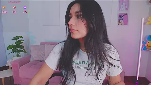 Snapshot of ariana_bae_ chatting on 10/14/25, 02:56 ariana bae online show from 10/14/25, 02:56