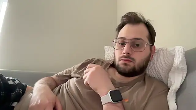 Snapshot of antonysside chatting on 04/09/26, 06:41 antonysside online show from 04/09/26, 06:41