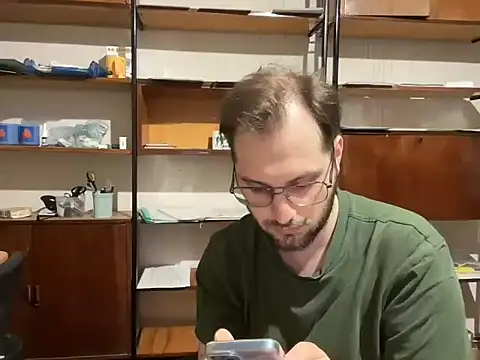 Snapshot of antonysside chatting on 04/13/26, 06:57 antonysside online show from 04/13/26, 06:57