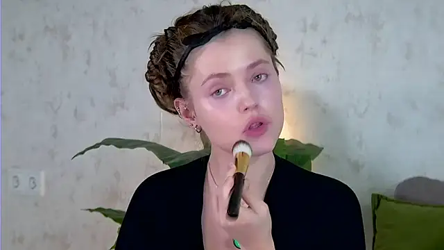 AshleyD  online show from 09/28/25, 03:01