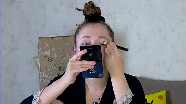 Snapshot of AshleyD_ chatting on 12/21/25, 12:07 AshleyD online show from 12/21/25, 12:07