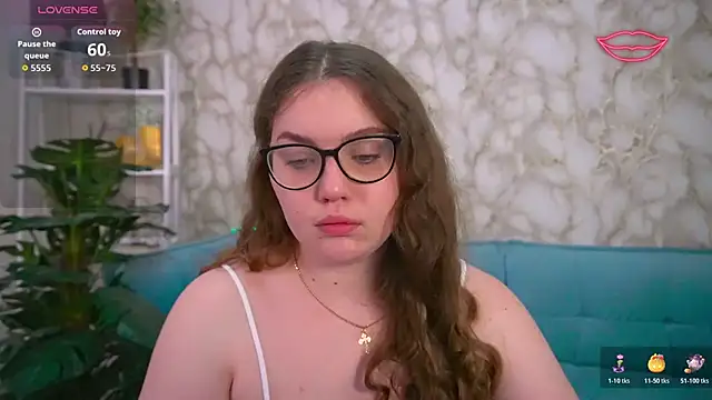 LuxSopphia online show from 11/03/25, 08:10