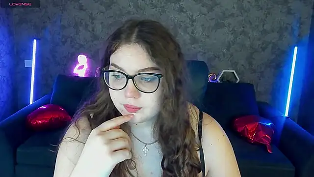 LuxSopphia online show from 02/22/26, 07:56