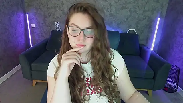 LuxSopphia online show from 03/24/26, 08:03