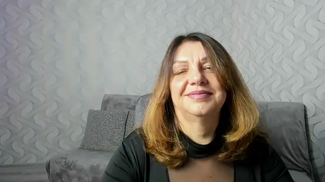 Snapshot of Nika_Light chatting on 03/21/25, 08:28 Nika Light online show from 03/21/25, 08:28