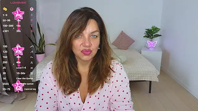 Snapshot of Nika_Light chatting on 10/07/25, 10:34 Nika Light online show from 10/07/25, 10:34