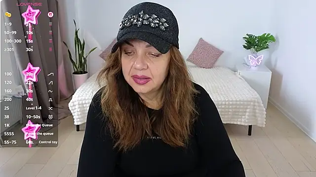 Snapshot of Nika_Light chatting on 10/12/25, 10:47 Nika Light online show from 10/12/25, 10:47