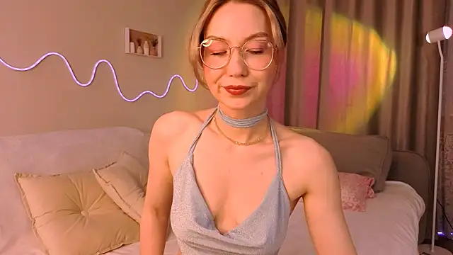 Snapshot of Lilo_Sims chatting on 09/29/25, 01:00 Lilo Sims online show from 09/29/25, 01:00