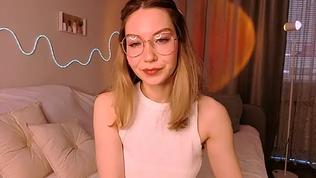 Snapshot of Lilo_Sims chatting on 10/07/25, 01:47 Lilo Sims online show from 10/07/25, 01:47