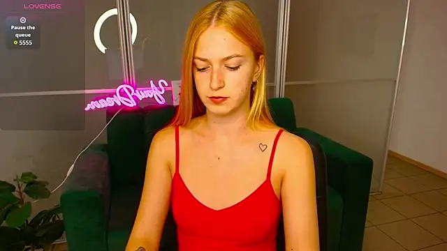 MirandaMayers online show from 09/26/25, 08:24