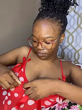 YummyMelanin117 online show from 03/23/26, 04:00