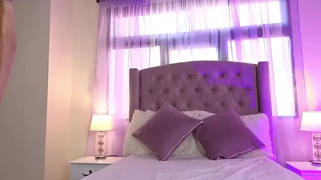 zaraquiinn online show from 10/14/25, 01:56