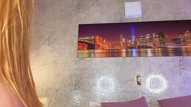 Snapshot of zaraquiinn chatting on 03/31/26, 02:28 zaraquiinn online show from 03/31/26, 02:28