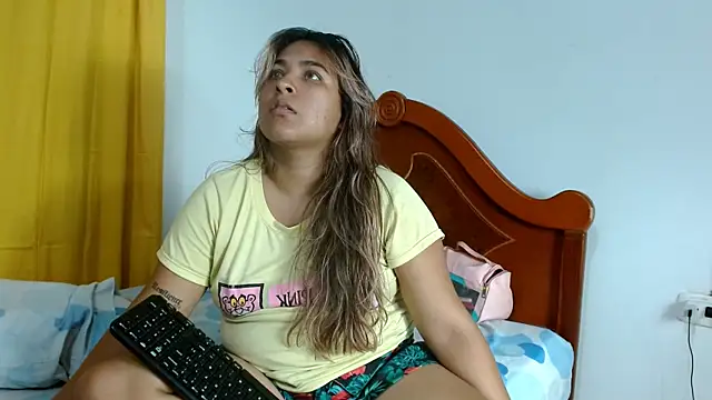 Snapshot of kataleyabarbara21 chatting on 03/22/25, 12:17 kataleyabarbara21 online show from 03/22/25, 12:17