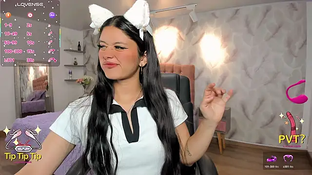 Snapshot of blair_harrison chatting on 03/25/26, 11:49 blair harrison online show from 03/25/26, 11:49