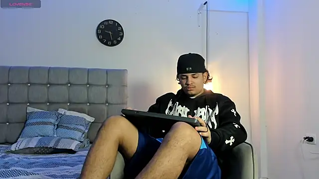 samxx muscle online show from 10/16/25, 01:01