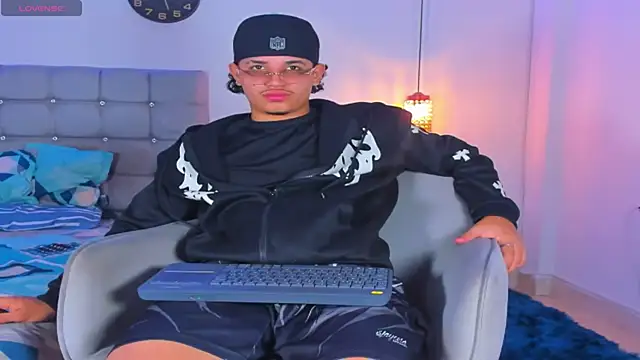 samxx muscle online show from 11/16/25, 01:28