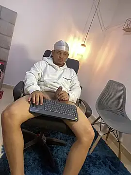 Snapshot of samxx_muscle chatting on 03/21/26, 09:14 samxx muscle online show from 03/21/26, 09:14