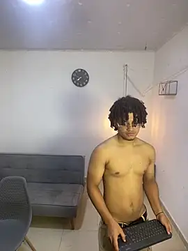 Snapshot of samxx_muscle chatting on 04/23/26, 12:51 samxx muscle online show from 04/23/26, 12:51