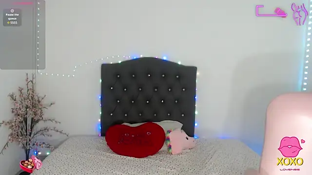 kitty girl   online show from 09/23/25, 07:50