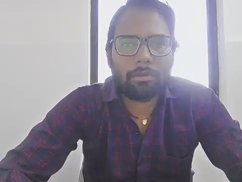 Snapshot of UAjit chatting on 04/05/26, 05:37 UAjit online show from 04/05/26, 05:37