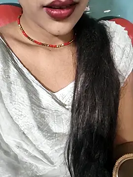 Snapshot of Eshwari_Chopra chatting on 03/17/26, 04:28 Eshwari Chopra online show from 03/17/26, 04:28