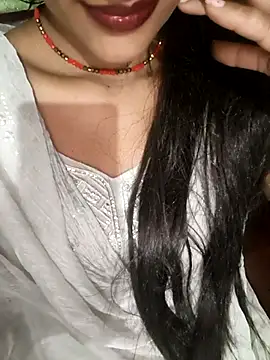 Snapshot of Eshwari_Chopra chatting on 03/18/26, 04:48 Eshwari Chopra online show from 03/18/26, 04:48