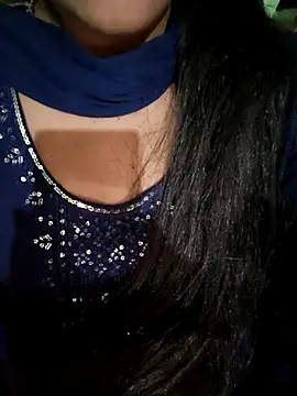 Snapshot of Eshwari_Chopra chatting on 03/25/26, 05:46 Eshwari Chopra online show from 03/25/26, 05:46