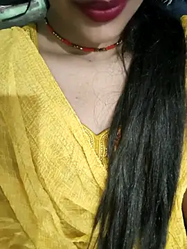 Snapshot of Eshwari_Chopra chatting on 03/27/26, 04:18 Eshwari Chopra online show from 03/27/26, 04:18