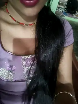 Snapshot of Eshwari_Chopra chatting on 04/05/26, 04:42 Eshwari Chopra online show from 04/05/26, 04:42