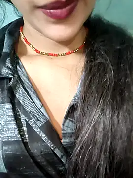 Snapshot of Eshwari_Chopra chatting on 04/29/26, 03:54 Eshwari Chopra online show from 04/29/26, 03:54
