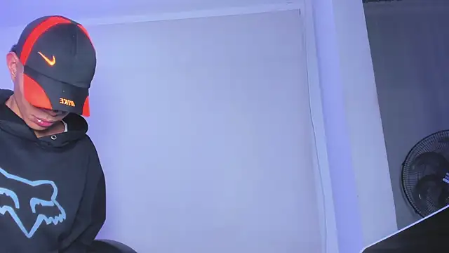 Snapshot of candyandmarilyn chatting on 11/15/25, 03:59 candyandmarilyn online show from 11/15/25, 03:59