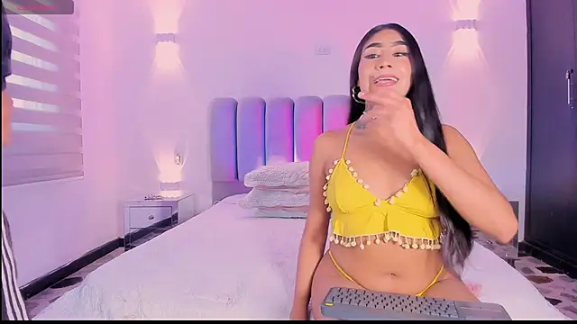 Snapshot of candyandmarilyn chatting on 11/16/25, 09:09 candyandmarilyn online show from 11/16/25, 09:09