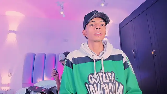 Snapshot of candyandmarilyn chatting on 11/20/25, 09:36 candyandmarilyn online show from 11/20/25, 09:36